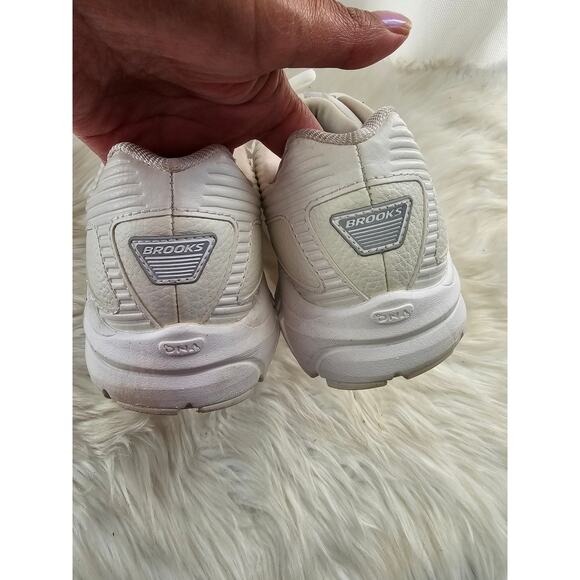 Brooks Addiction Walker 2  Women's White Walking 7.5 B - Picture 5 of 8